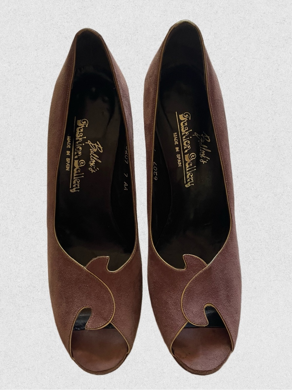 Vintage 70s Bullock’s Mauve Suede Peep-toe Heels